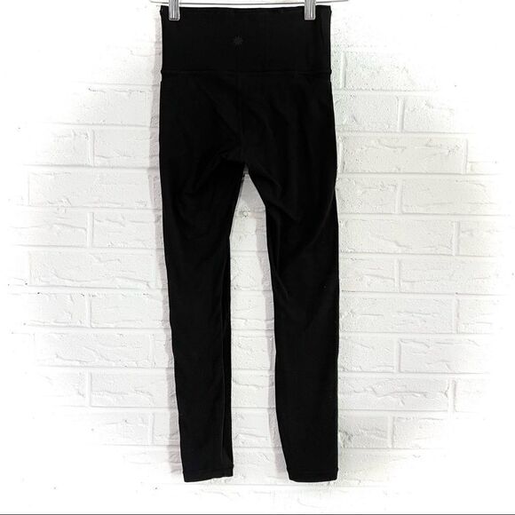 🚨4/$25 ATHLETA Black Revelation Laser Cut Powervita 7/8 Legging Size XXS - Picture 5 of 7